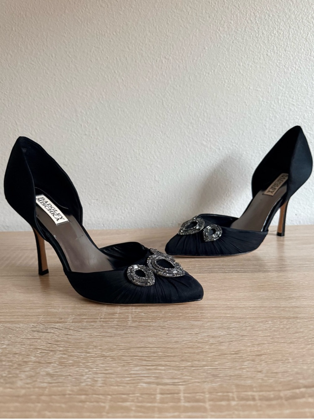 Badgley Mischka Dawn embellished evening pumps Black Satin Stilettos Sz 7.5